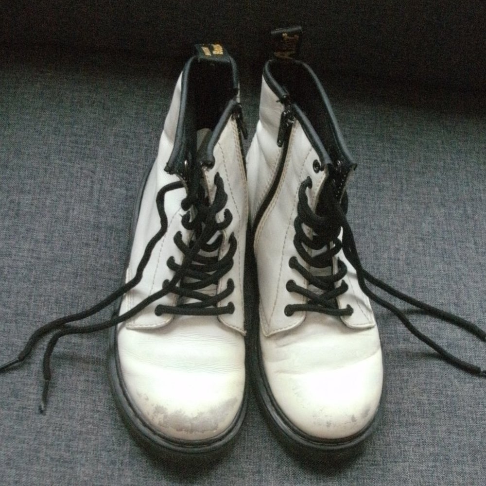 Dr. Martens Off White 1460 J Faux Leather Lace Up Zip Combat Ankle Boot size 3